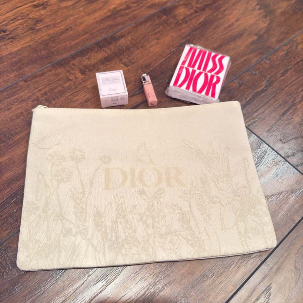 Dior Pouch + Samples